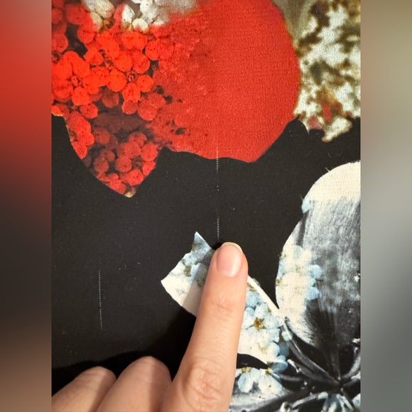 Alice + Olivia Multicolor Floral Blouse size Large - Picture 6 of 8